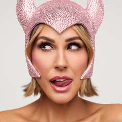 Author Bio: Keltie Knight