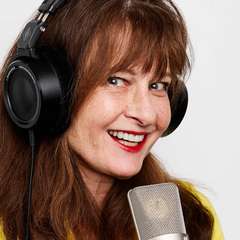 Author Bio: Beata Poźniak