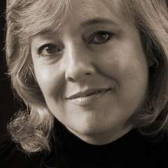 Author Bio: Cindy Dees