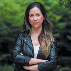 Author Bio: Amanda Connolly