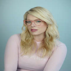 Author Bio: Amanda de Cadenet